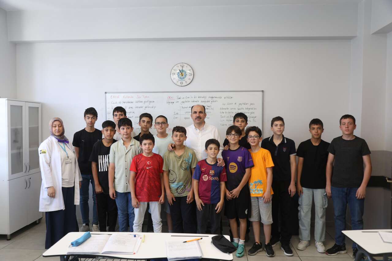 Konya’da yaz tatilini eğitimle geçiren çocuklara Başkan Altay’dan sürpriz ziyaret 11